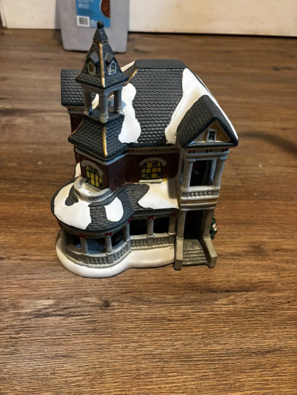 Santas Workbench Christmas village light up house Mulberry Bush Lane